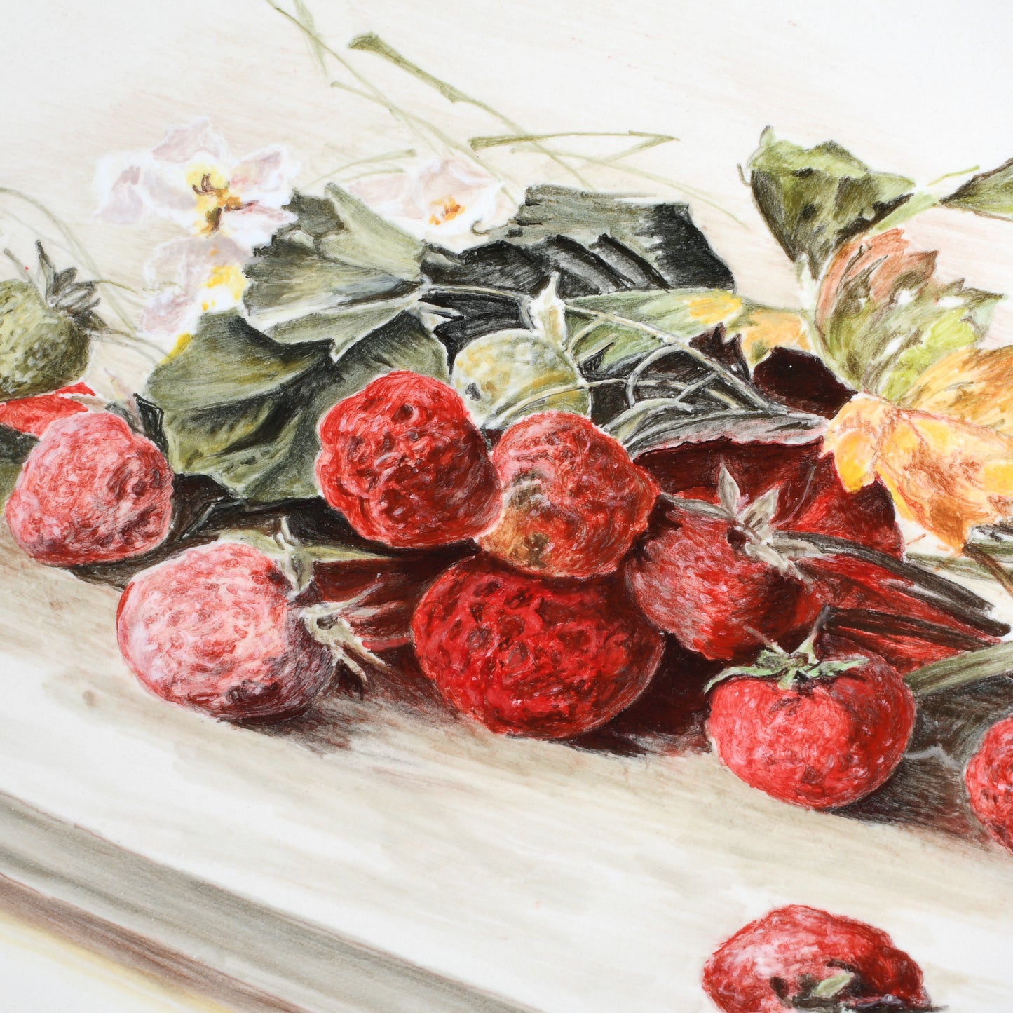 Smooth plate strawberries and flowers