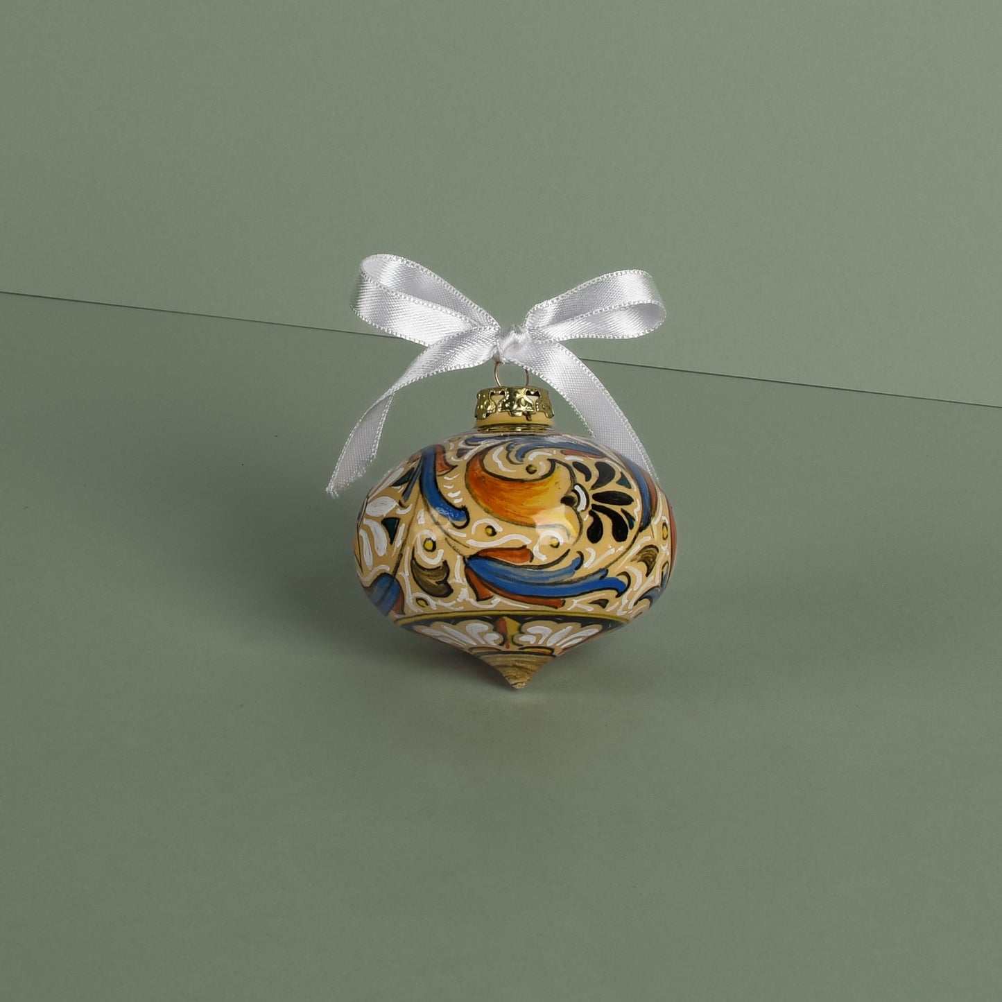 Drop-shaped Christmas ball
